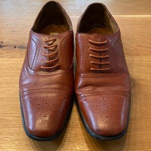 Men’s brown dress shoes. Size 11